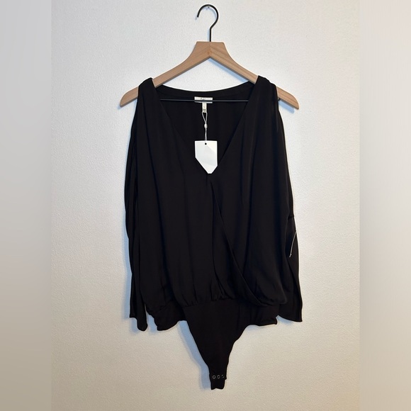 NWT Joie Ahsaki V-Neck Cold-Shoulder Draped Bodysuit Black Caviar Large - Picture 4 of 10